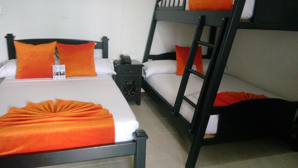 Hotel Colonial Перейра Екстериор снимка