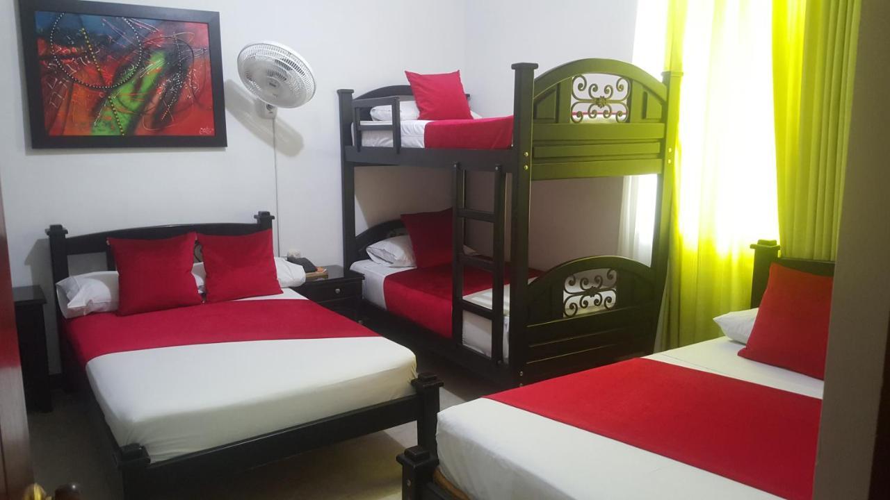 Hotel Colonial Перейра Екстериор снимка